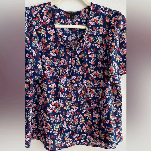 Banana Republic Bold Floral Print Flowy Peplum V-Neck Blouse, Navy/Multi, Small - Picture 14 of 16